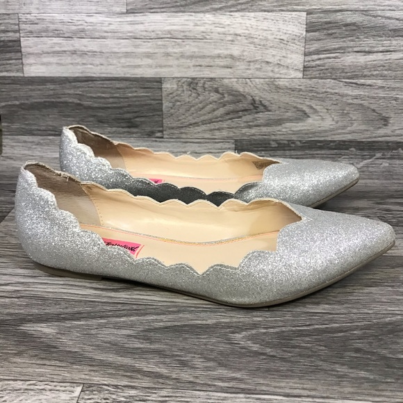 Betsey Johnson Crosbey Silver Glitter Flats - Picture 1 of 6